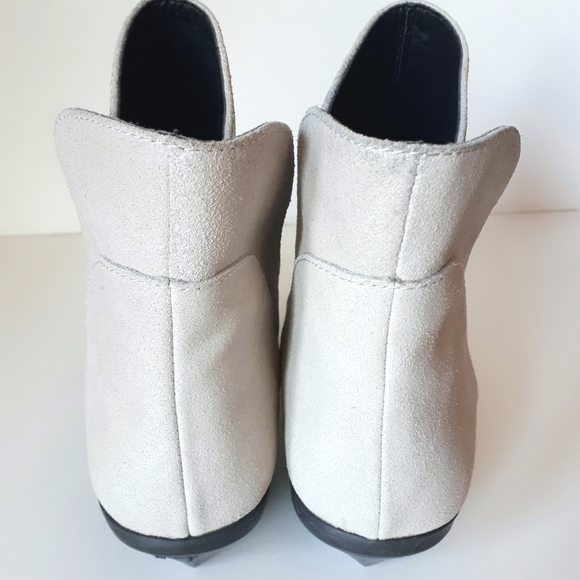 Shelly's London Silver Pointed Slip On Ankle Boot - Picture 3 of 7